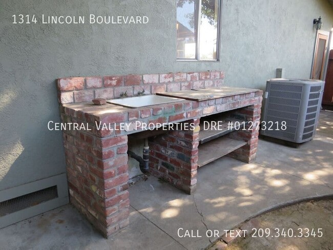 Building Photo - 1314 Lincoln Blvd