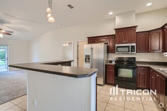 Building Photo - 452 Kettering Rd