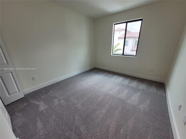 Building Photo - 4558 NW 83rd Ave