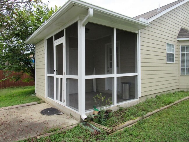 Building Photo - 1011 Wyndham Ln