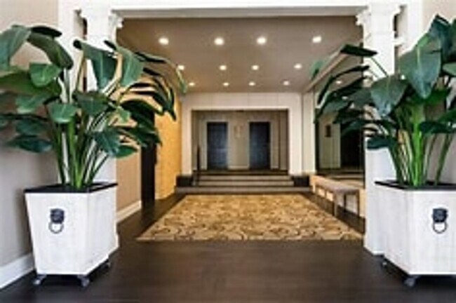 Building Photo - Spacious 2 bedroom unit