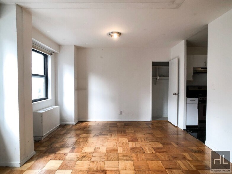 Building Photo - East 89 Street