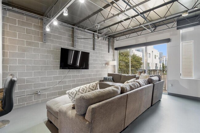 Building Photo - 4801 S Congress Ave