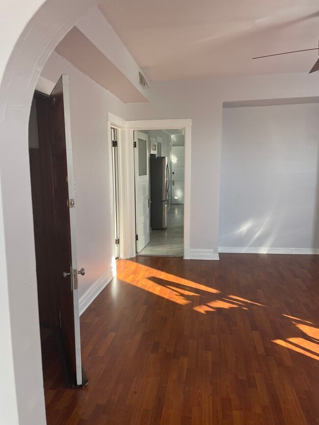 Building Photo - 1511 N Keystone Ave