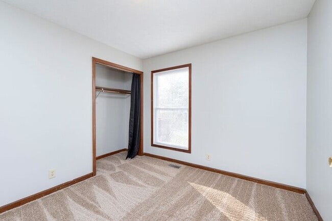 Building Photo - 3 Bedroom 2 Full Bath Ranch in Peaceful Geist Valley Estates