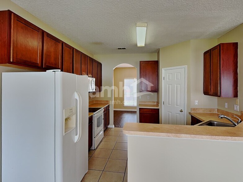 Building Photo - 9183 Prosperity Lake Dr