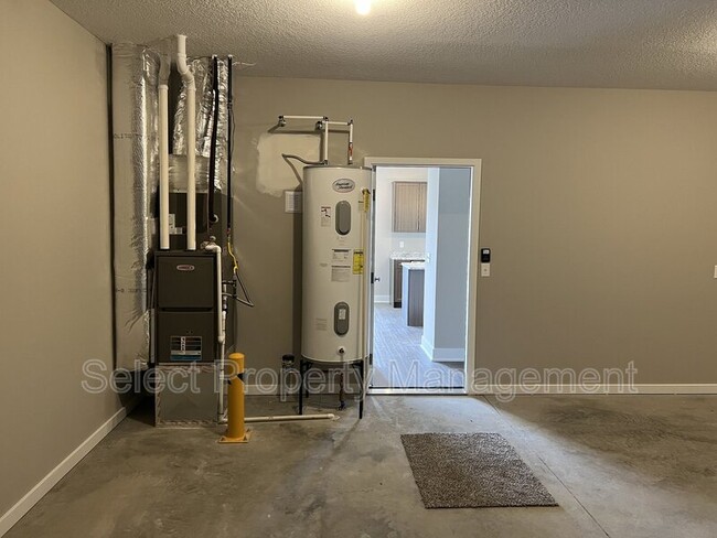 Building Photo - 12246 Speranza Dr