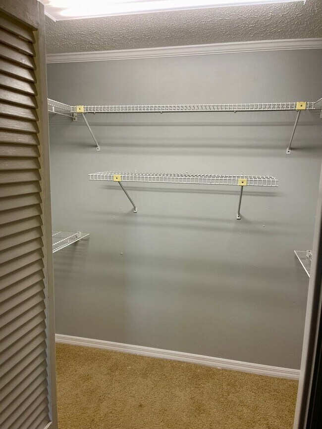 Building Photo - Luxurious Rustic 3300sqft  4BR/3.5BA/Oversized 2 Car Garage on 1.5 Acres!