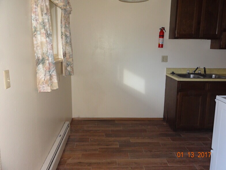 Building Photo - 1049 Belford Ave