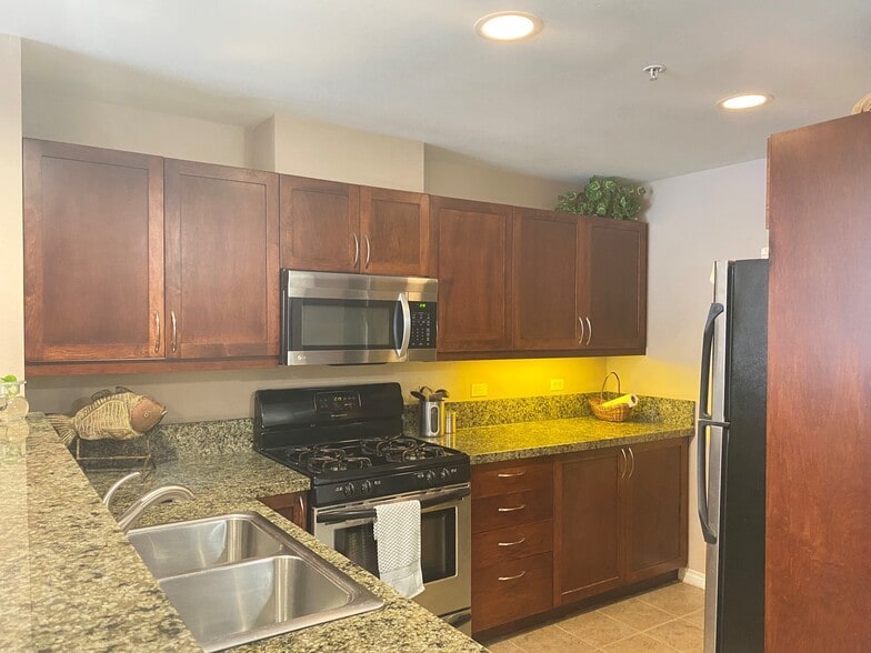 KITCHEN - 530 K St