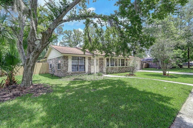 Building Photo - 1758 Alder Dr