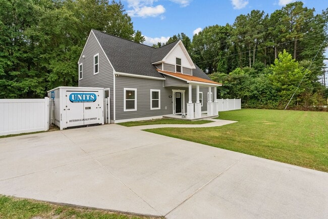 Building Photo - Charming 3-Bedroom Home in Suffolk!