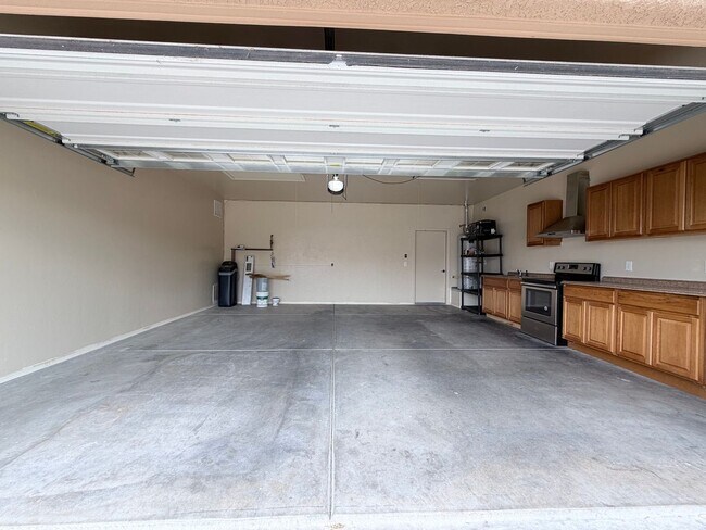 Building Photo - 3BR/2BA/2.5CG, 1861 sq.ft. rental in Sierra Vista, AZ