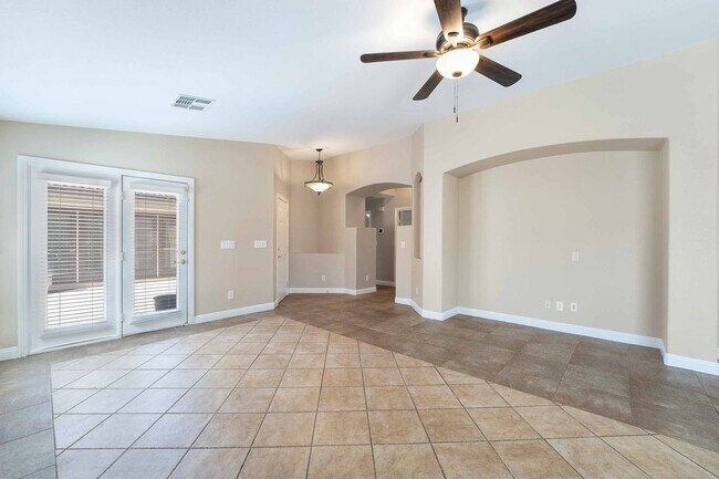 Building Photo - Gorgeous Mountains Edge Pool Home For Rent !