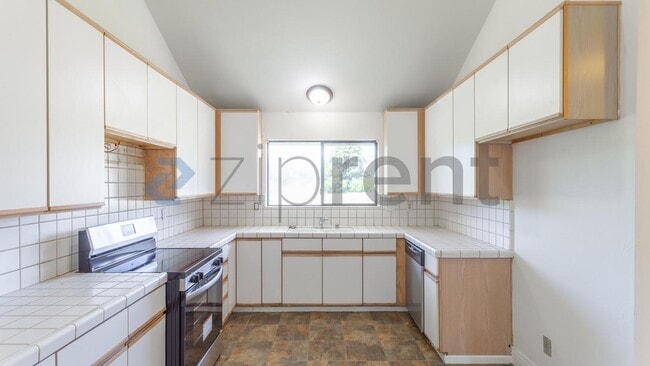 Building Photo - 196 Browns Valley Rd