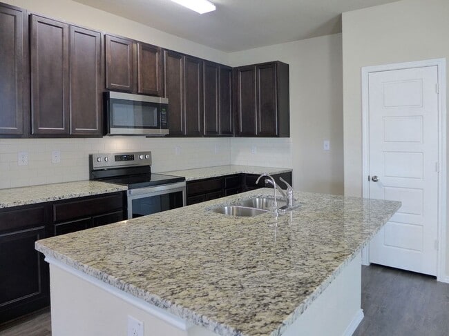 Building Photo - 10807 Fox Trot Way