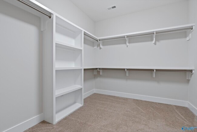 Building Photo - 6605 Waxwood Dr