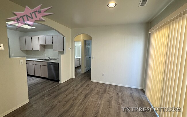 Building Photo - 0739