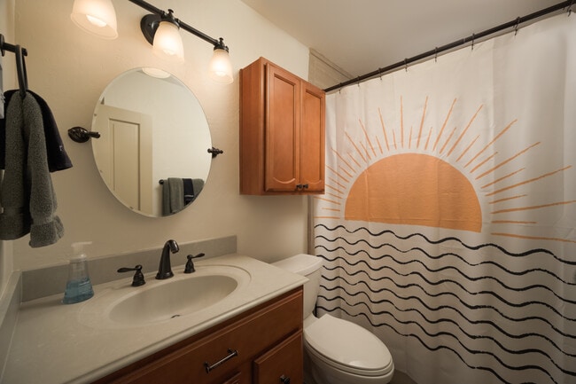 Building Photo - 2237 Lockwood Dr