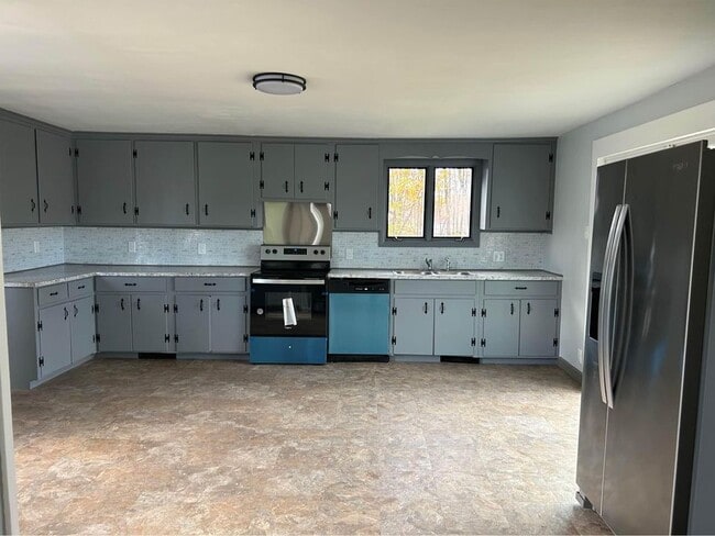 Building Photo - 878 1st NH Turnpike