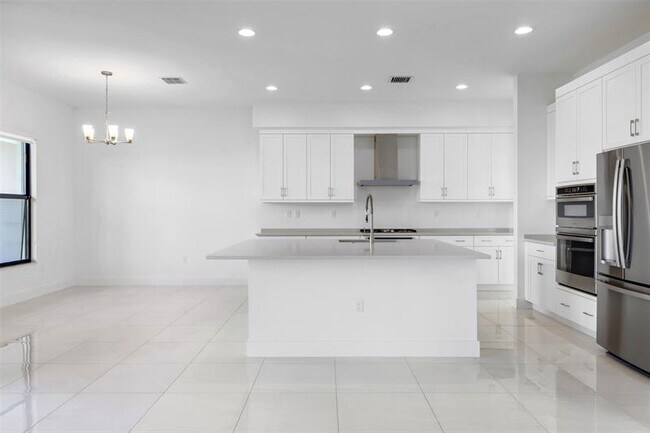 Building Photo - 8551 Swinley Frst Wy