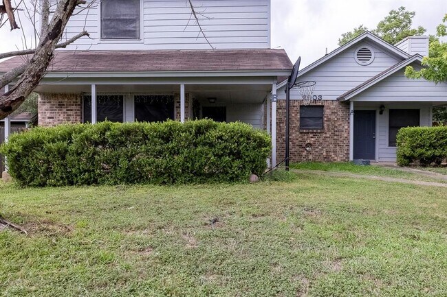 Primary Photo - 2903 W Slaughter Ln