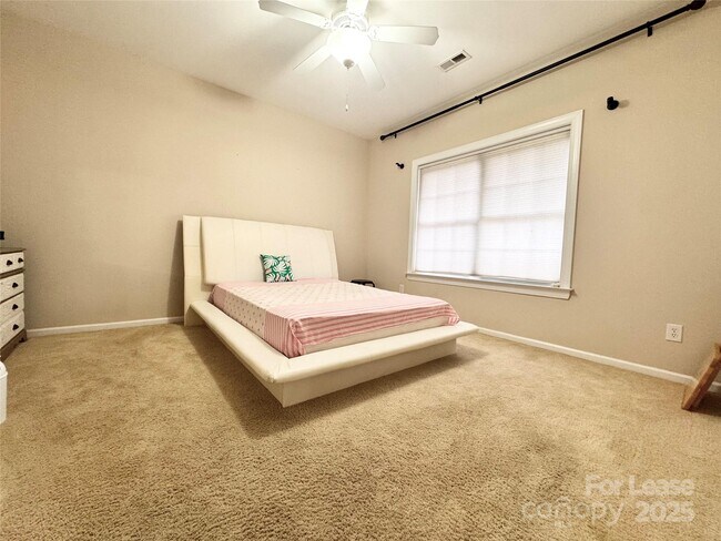 Building Photo - 11028 Huntington Meadow Ln