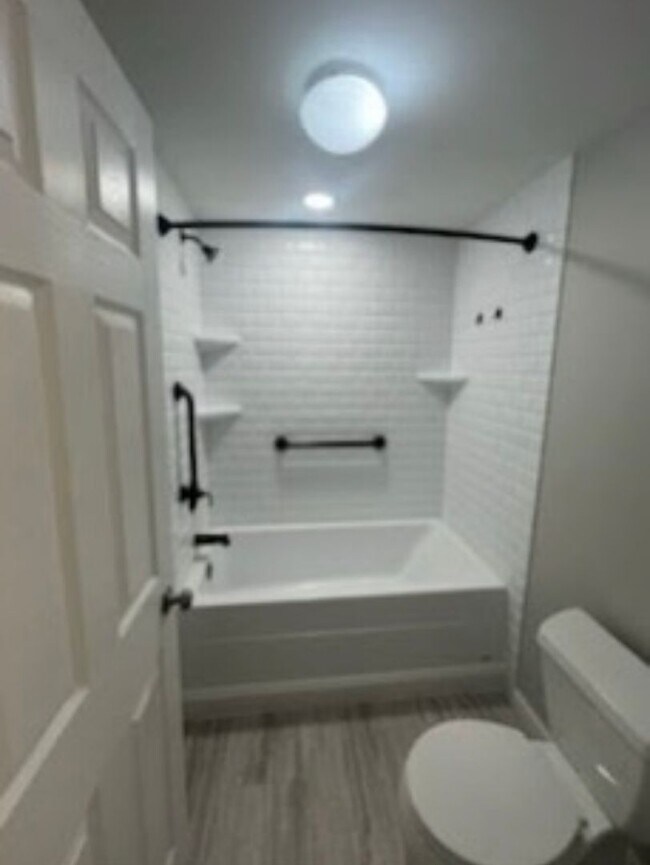 Building Photo - 1 Bedroom in Hopkins