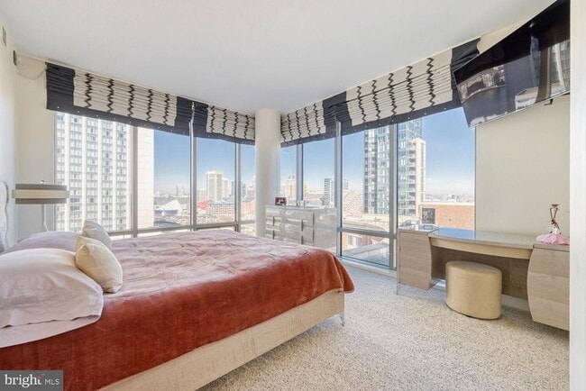 Building Photo - 675 S President St