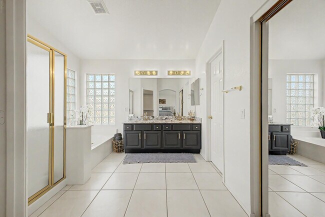 Building Photo - 7464 W Potter Dr