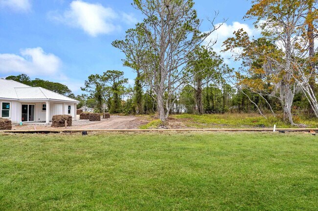 Building Photo - 972 W 9th St