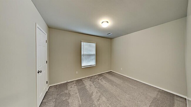 Building Photo - 1825 Sloane Dr