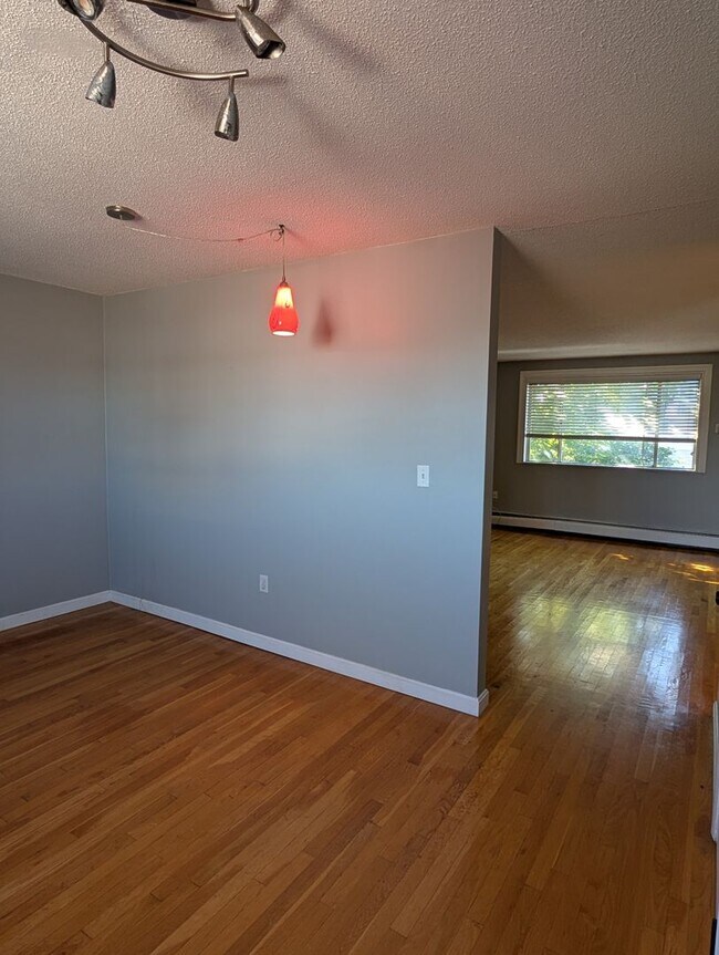 Building Photo - Somerville 2 bedroom with parking for 9/1