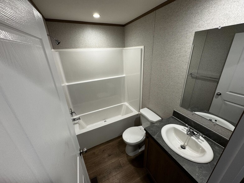 Building Photo - 3510 N 9th St