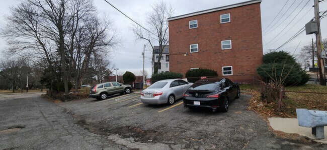Building Photo - 5 Waldemar Ave