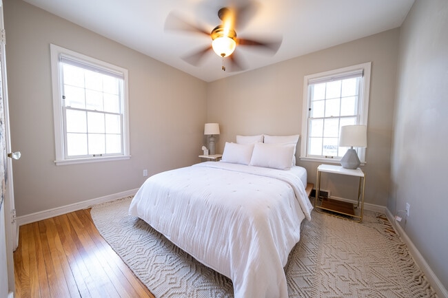 Building Photo - 3957 Ewing Ave S