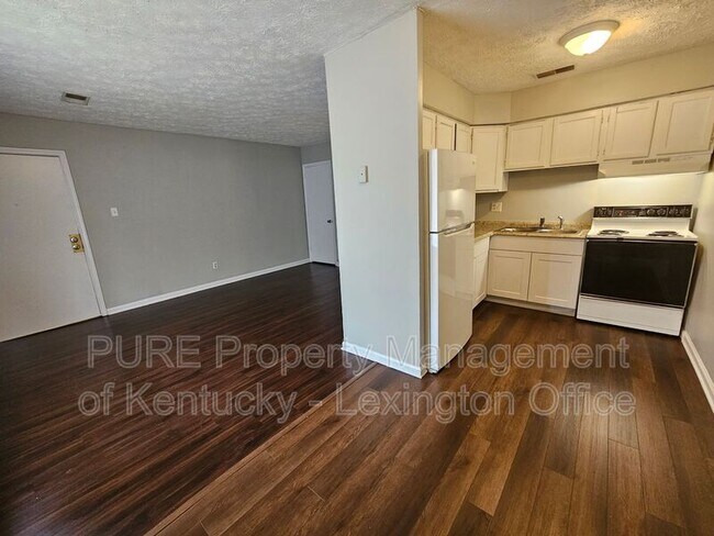 Building Photo - 301 Christy Allyn Ct
