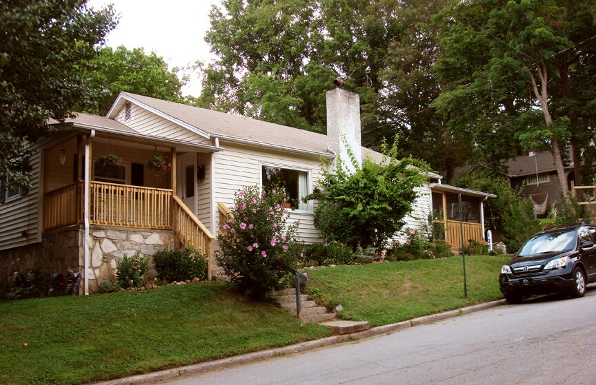 Building Photo - 126 Rumbough Pl