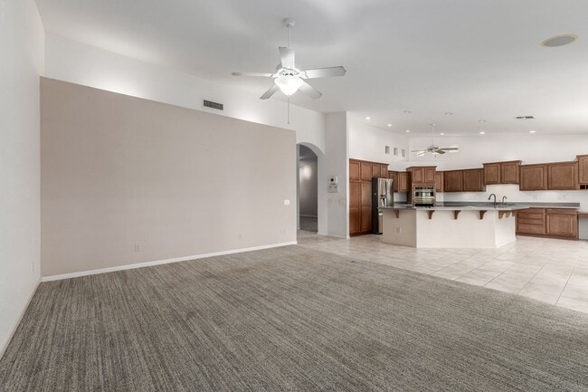 Building Photo - Long term rental in Oakwood with private pool