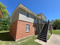 Building Photo - Baker Trails Apartments