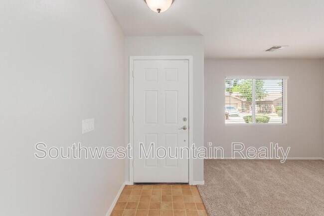 Building Photo - 5179 E Silverbell Rd