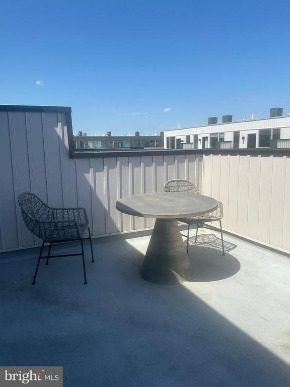 Building Photo - 3000 Birchview Walk
