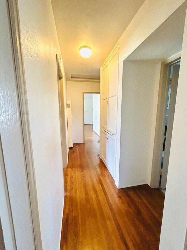 Building Photo - Live by Windansea Beach in La Jolla - 4BD/2.5BA Home - Only $5,995/mo!