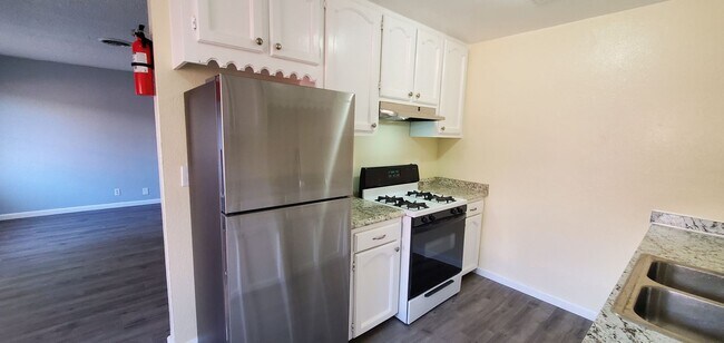 Building Photo - 252 A St