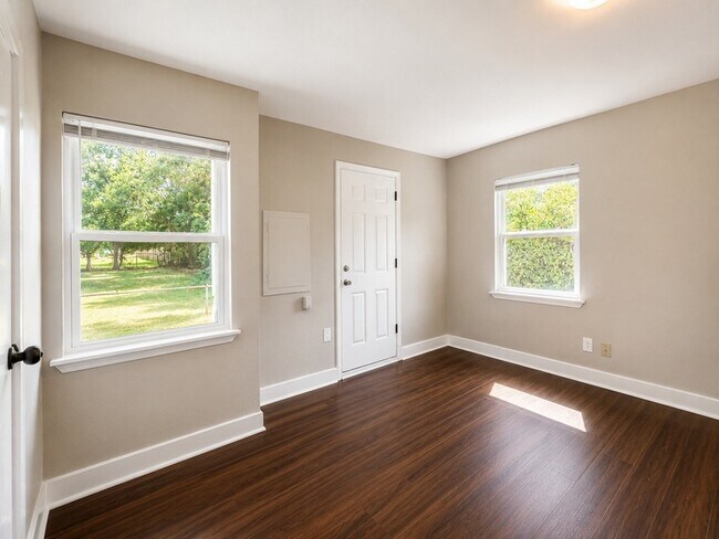 Building Photo - 225 Sarlee Dr