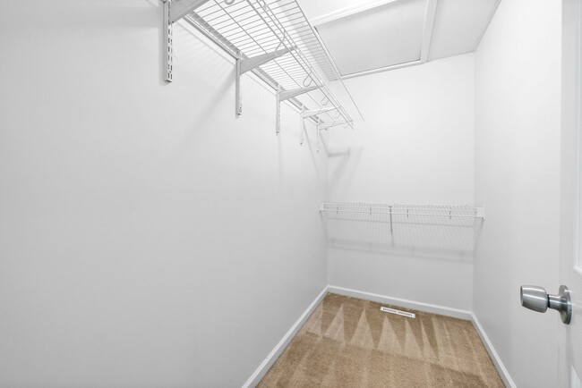 Building Photo - Pet Friendly Three Bedroom with Bonus!