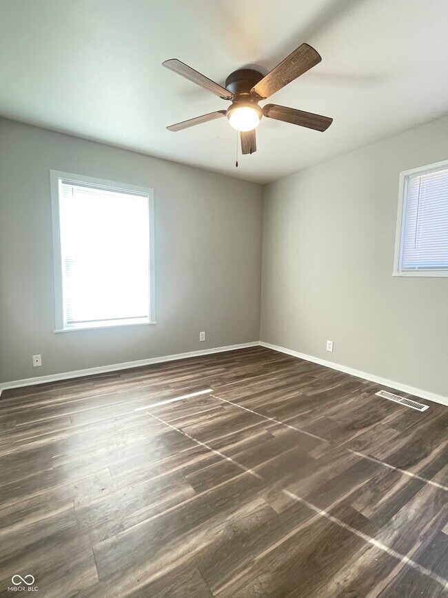 Building Photo - 5225 E 34th St