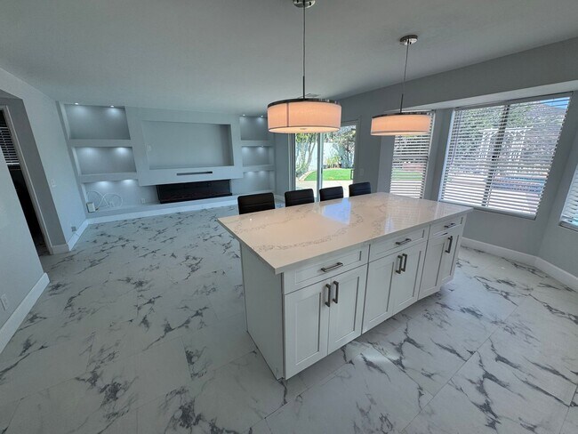 Building Photo - All Remodeled Rancho San Diego Home
