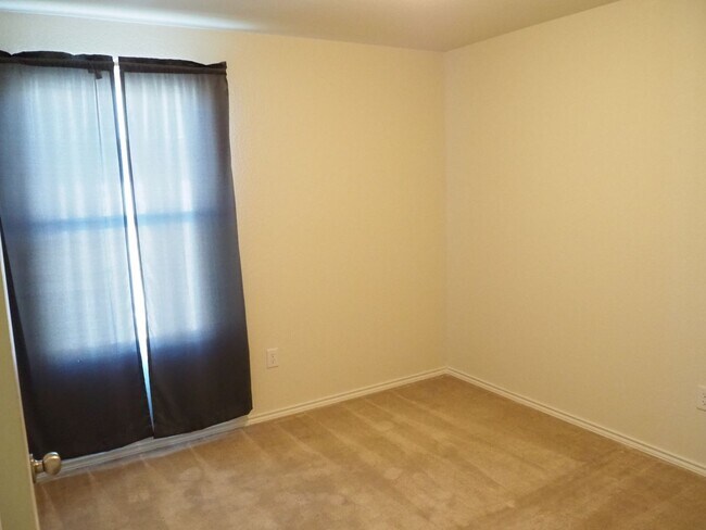 Building Photo - 3 Bed 2 Bath in Providence Village