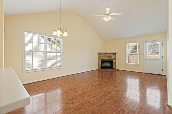 Building Photo - 422 Northrop Pl